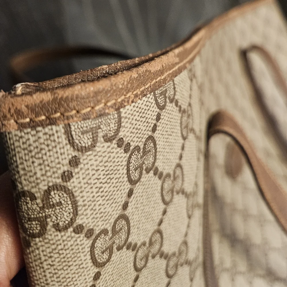 SOLD Gucci GG Supreme Tote Large - Picture 2 of 13